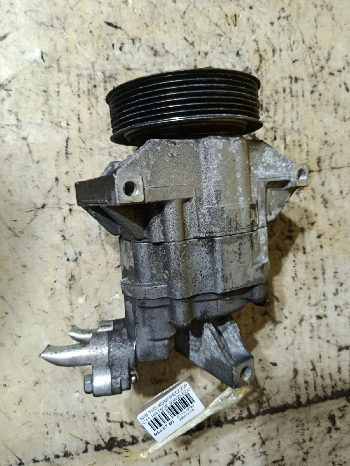 Компрессор кондиционера 92600-ED07B на Nissan Tiida C11 HR15DE Фото 3