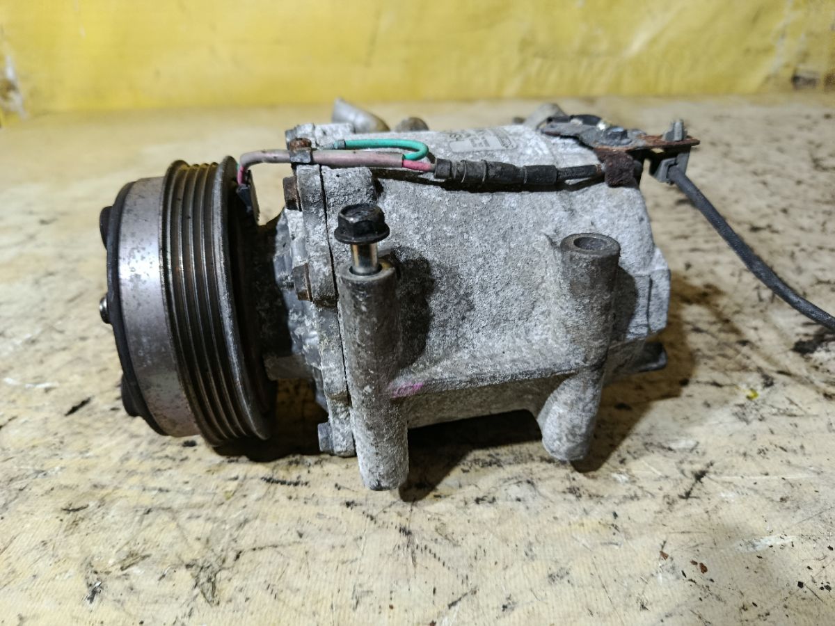 Компрессор кондиционера на Honda Fit Hybrid GP1 LDA Фото 2