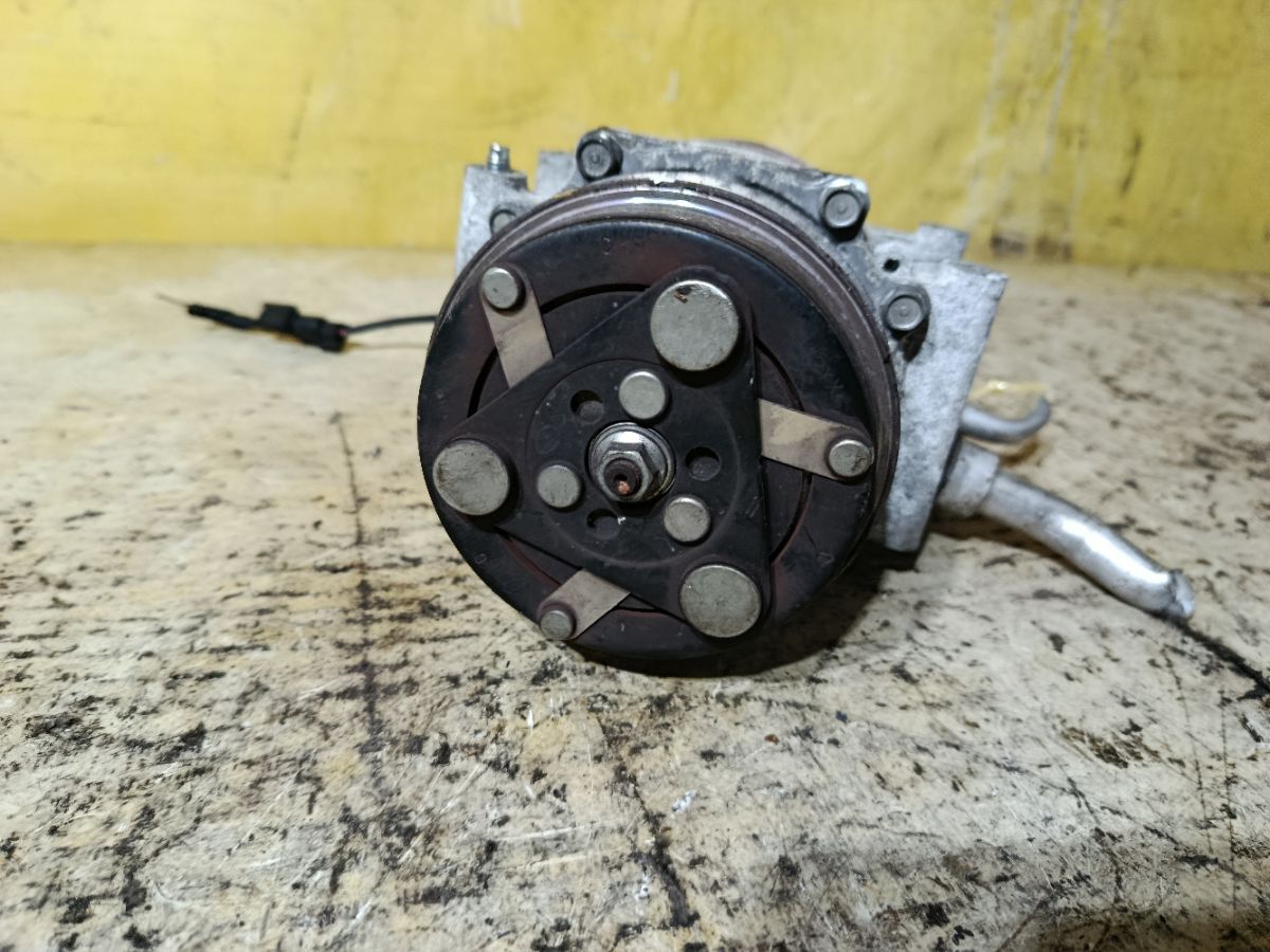 Компрессор кондиционера на Honda Fit Hybrid GP1 LDA Фото 5