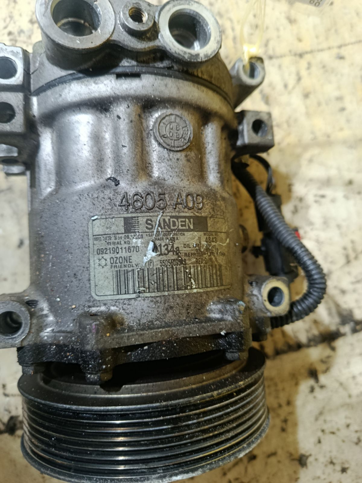 Компрессор кондиционера 09219011670 на Dodge Durango DN52 EML Фото 2