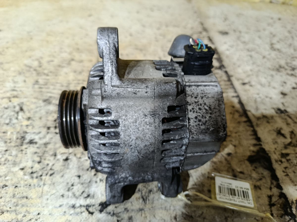 Генератор 27060-B2130 на Daihatsu Tanto LA600S KF-VE Фото 1