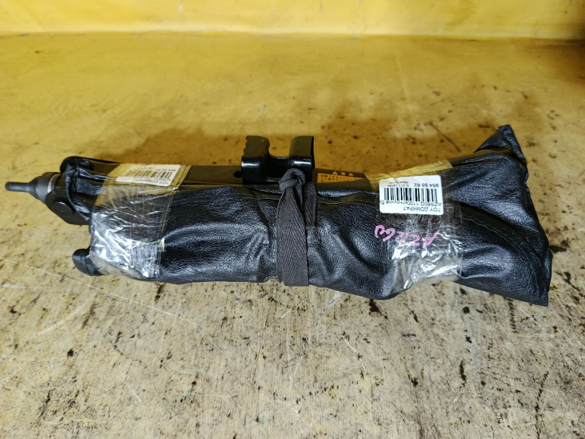 Домкрат на Toyota AZR60G Фото 2