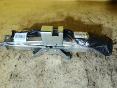 Домкрат на Nissan Serena C25