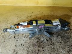 Домкрат на Nissan Serena C26