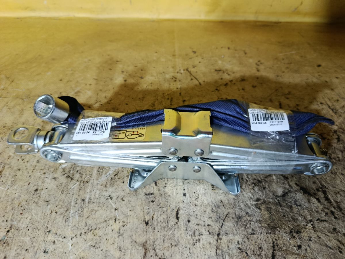 Домкрат на Honda Freed GB3 Фото 1