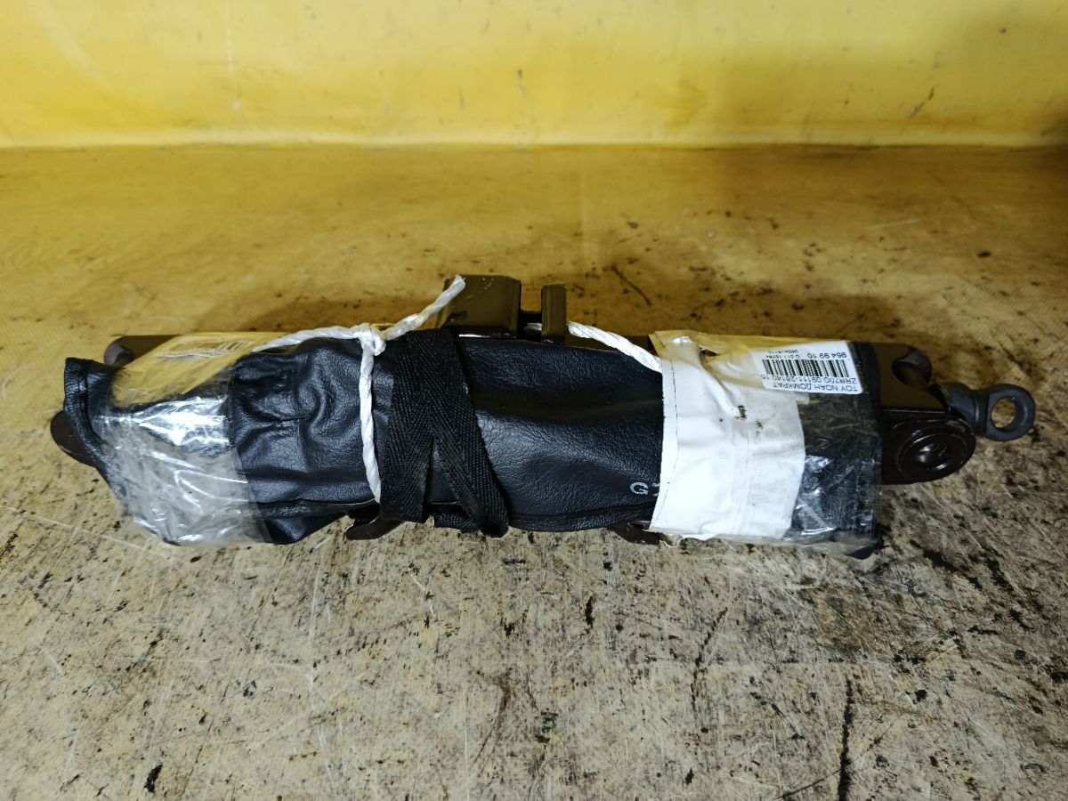 Домкрат 09111-28140 на Toyota Noah ZRR70G Фото 2