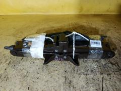 Домкрат на Toyota Noah ZRR70G 09111-28140