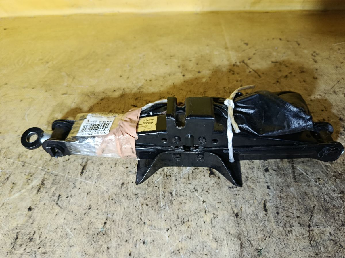 Домкрат на Mazda Demio DY3W Фото 2
