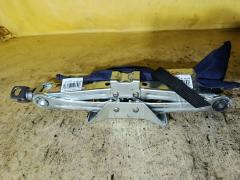 Домкрат на Honda Freed Hybrid GP3