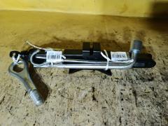 Домкрат на Daihatsu Tanto LA600S