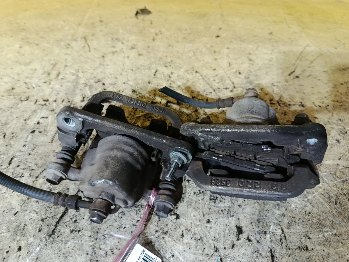 Суппорт на Nissan Serena C26 MR20DD Фото 1