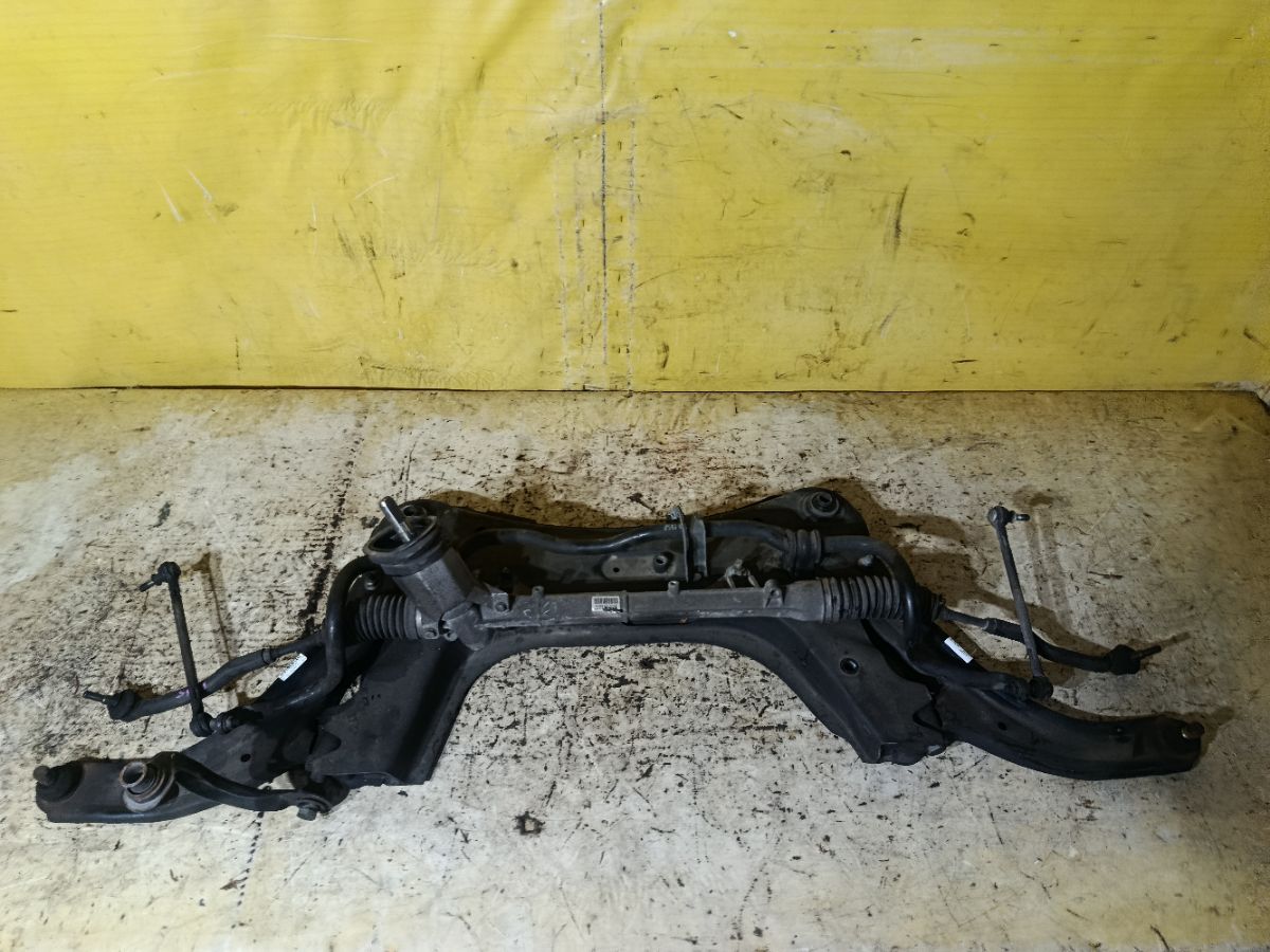 Балка под ДВС на Nissan Tiida Latio SC11 HR15DE Фото 1