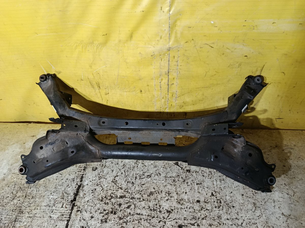 Балка подвески на Mazda Atenza Wagon GHEFW LF-VD Фото 1