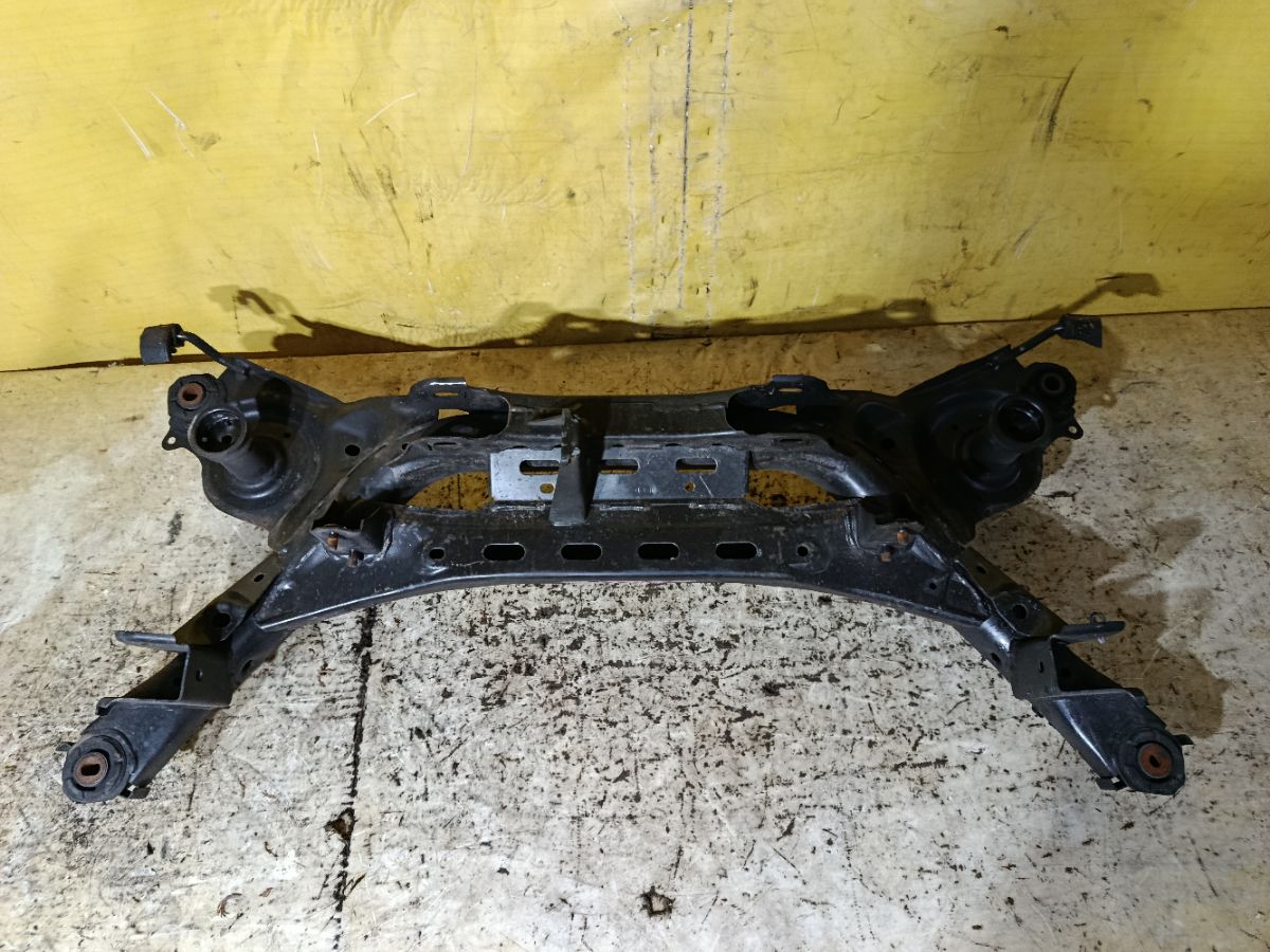 Балка подвески на Mazda Atenza Wagon GHEFW LF-VD Фото 4