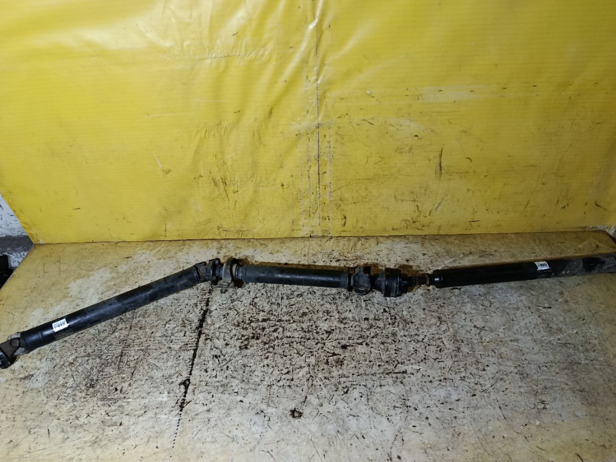 Кардан на Toyota Noah AZR65G 1AZ-FSE Фото 1