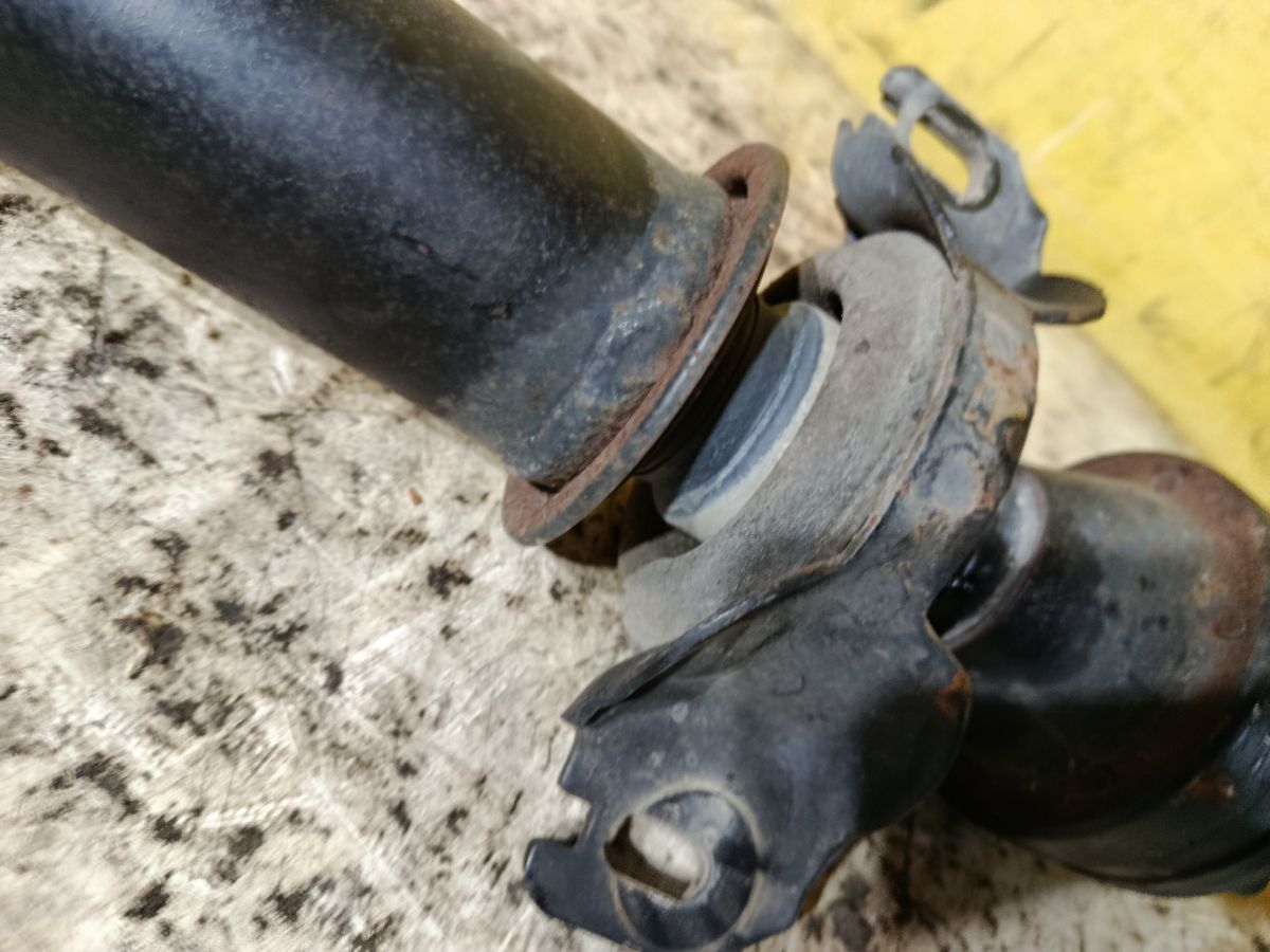 Кардан на Toyota Noah AZR65G 1AZ-FSE Фото 6