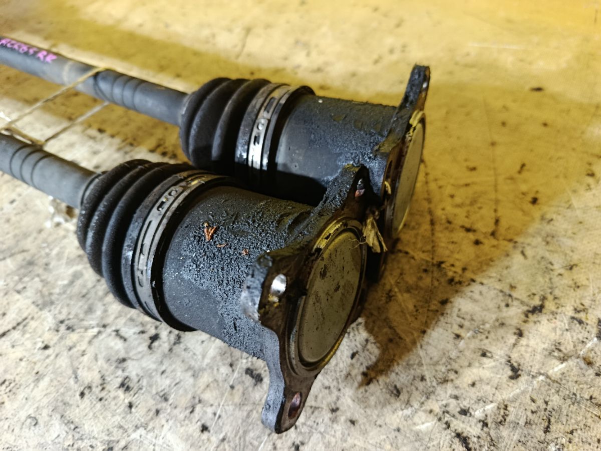 Привод 42340-28090 на Toyota Noah AZR65G 1AZ-FSE Фото 2