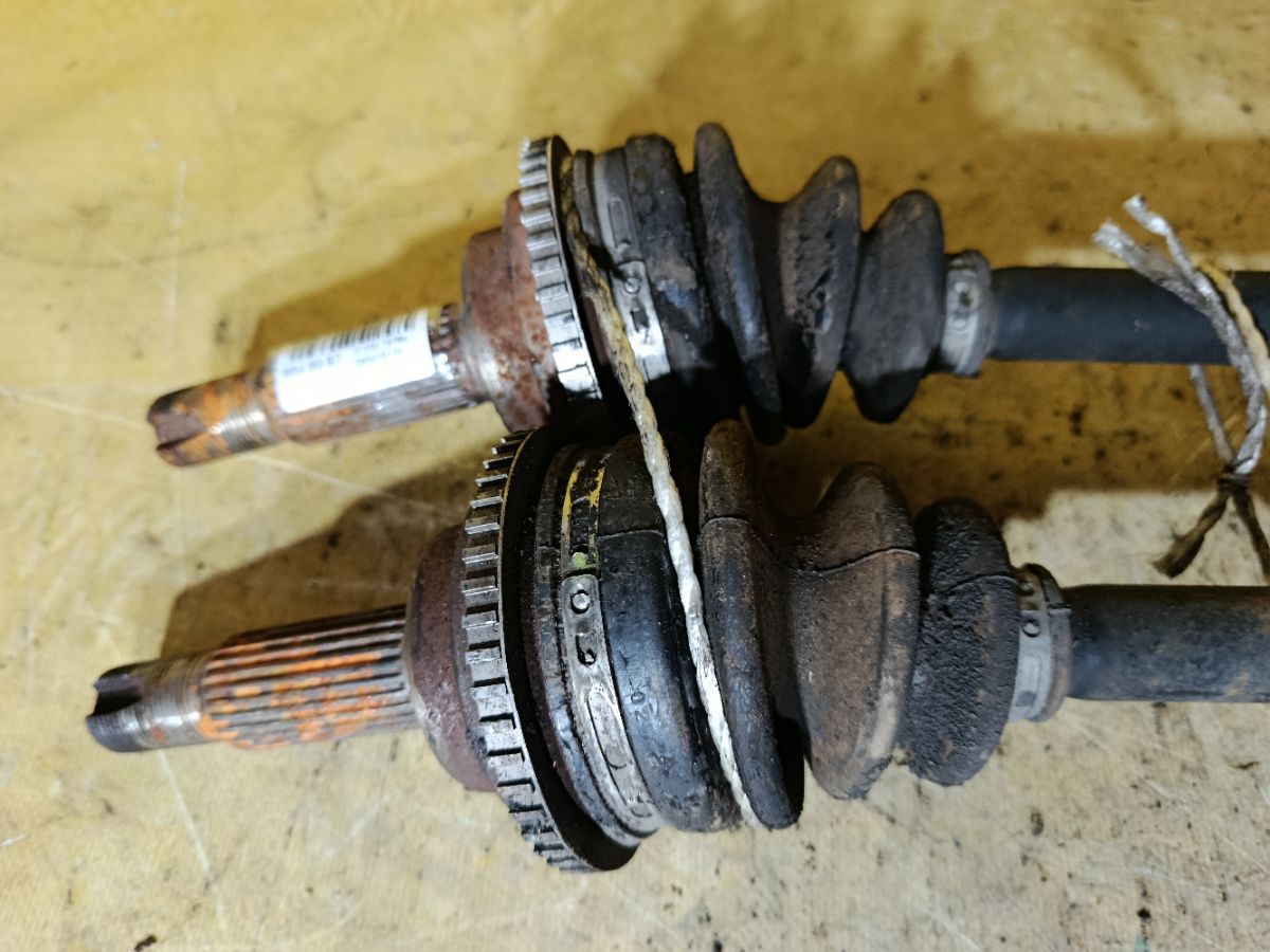 Привод 42340-28090 на Toyota Noah AZR65G 1AZ-FSE Фото 3