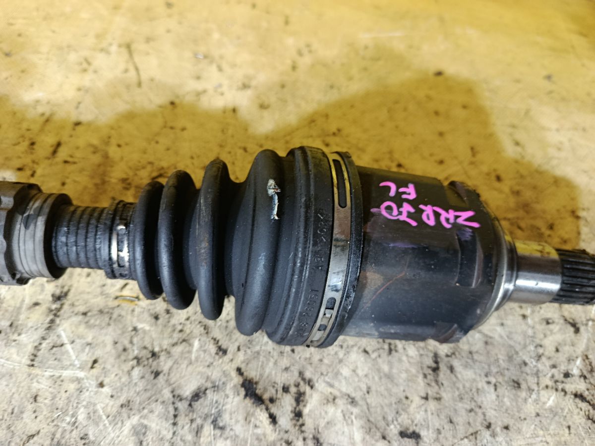 Привод на Toyota Noah ZRR70G 3ZR-FAE Фото 2