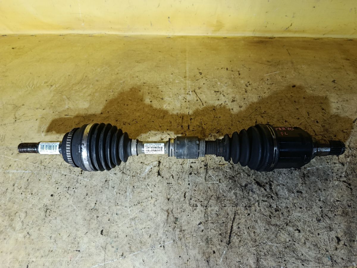 Привод на Toyota Noah ZRR70G 3ZR-FAE Фото 1