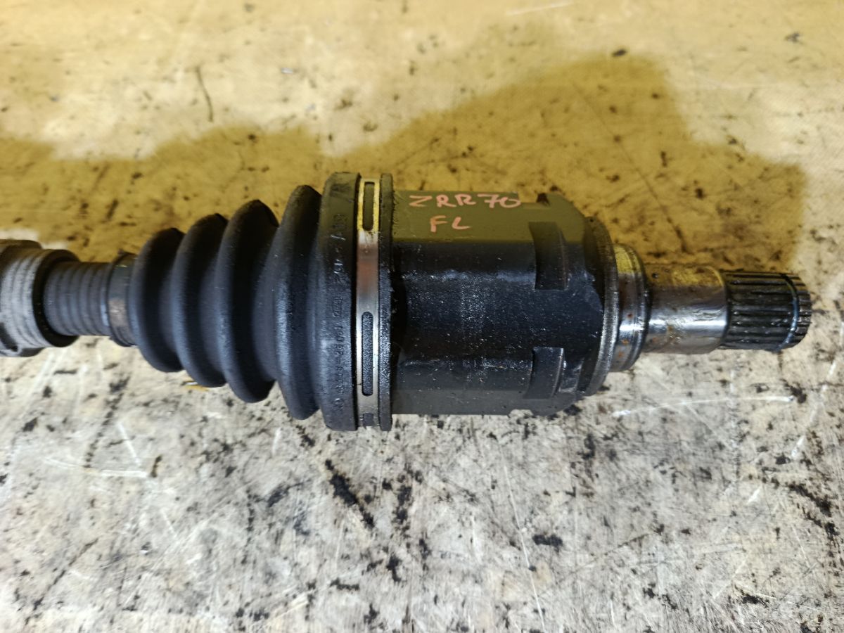 Привод на Toyota Noah ZRR70G 3ZR-FAE Фото 2