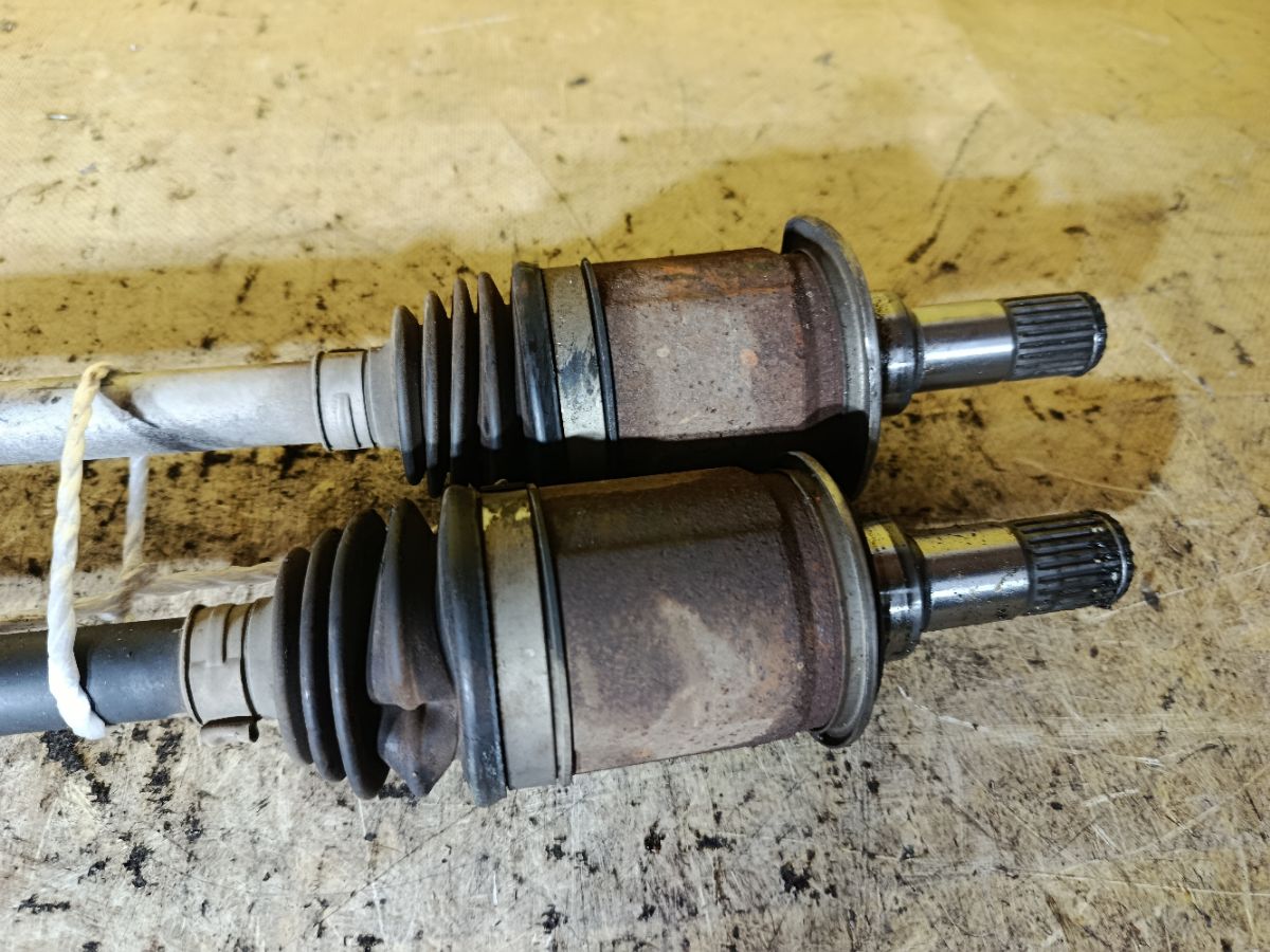Привод на Honda Stepwgn RK2 R20A Фото 2