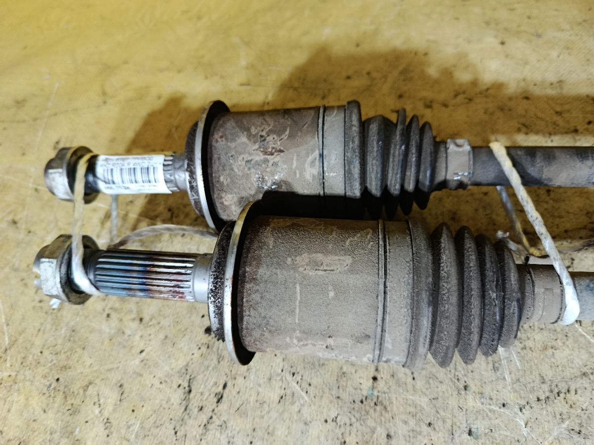 Привод на Honda Stepwgn RK2 R20A Фото 3