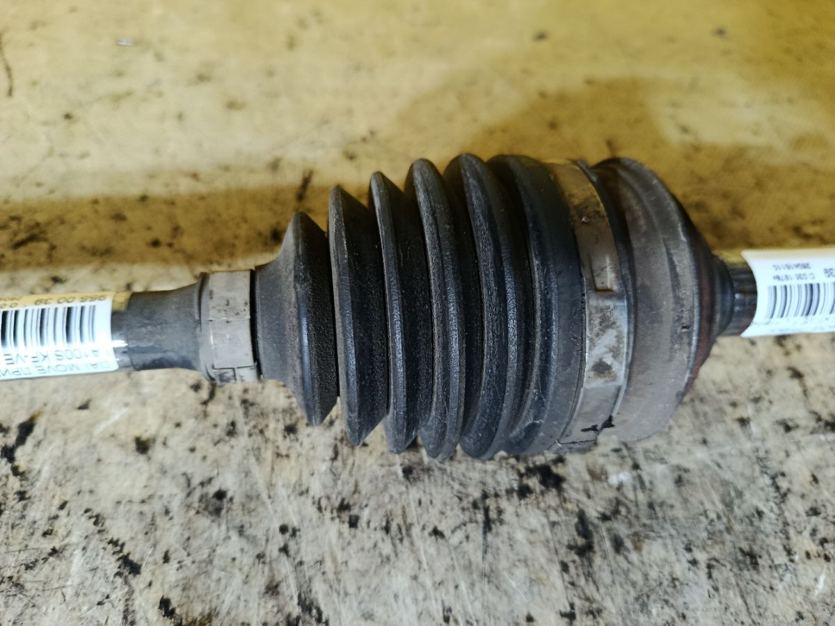 Привод на Daihatsu Move LA100S KF-VE Фото 2