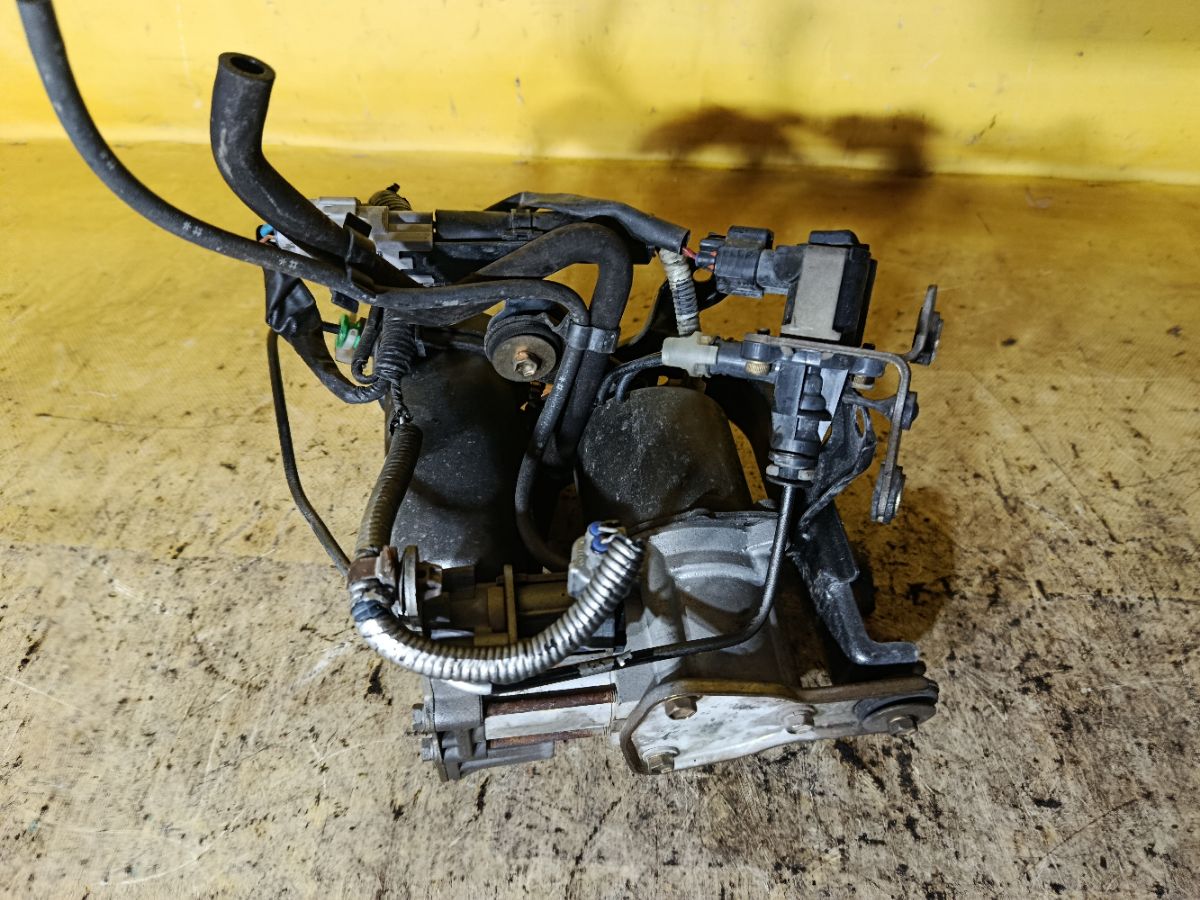 Компрессор подвески на Toyota Celsior UCF31 Фото 2