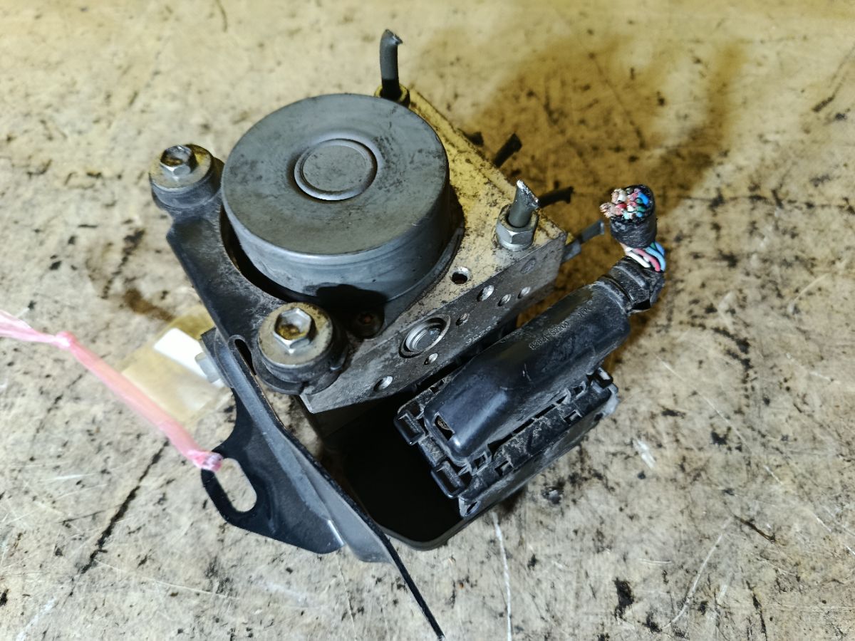 Блок ABS 44510-B2A10, 89540-B2760 на Daihatsu Move LA100S KF-VE Фото 3