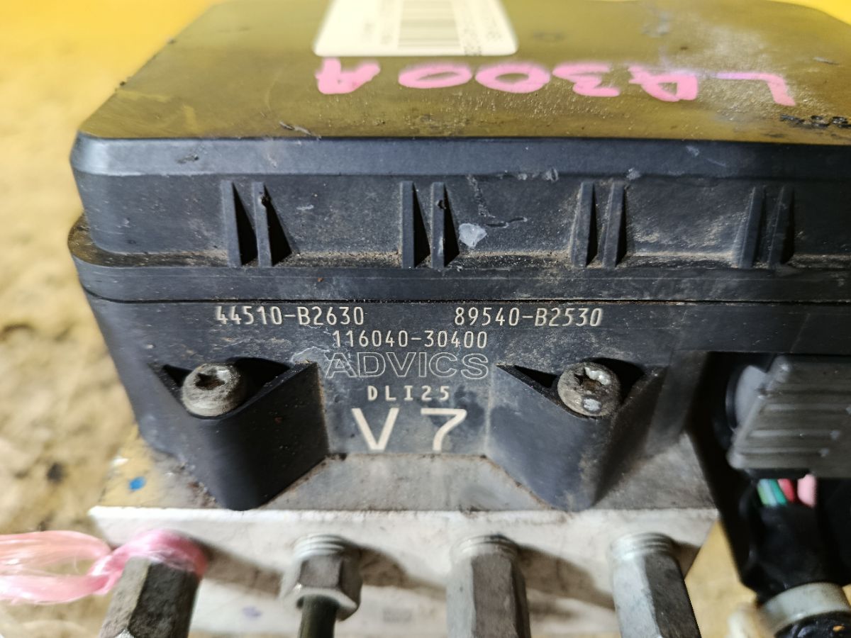 Блок ABS 44510-B2630, 89540-B2530 на Toyota Pixis Epoch LA300A KF-VE Фото 2