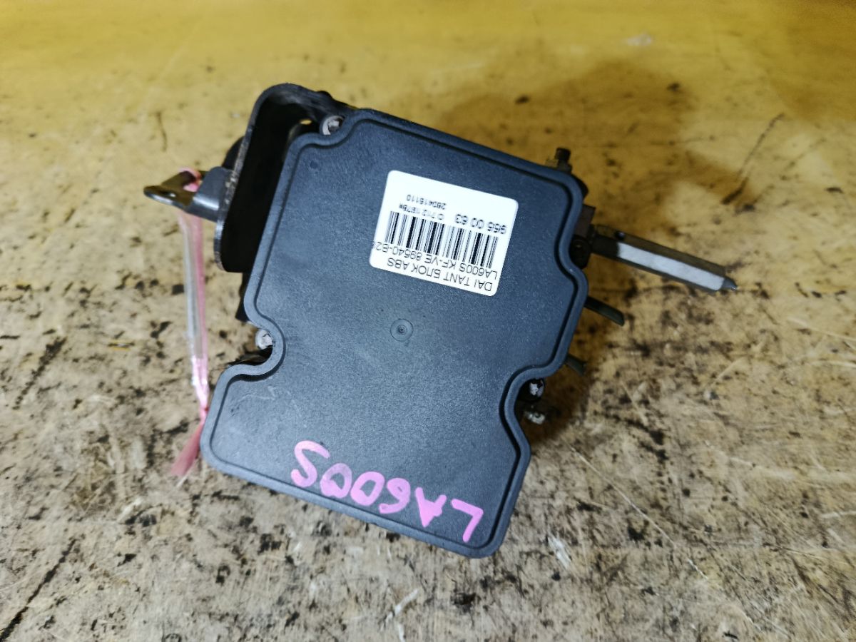 Блок ABS 89540-B2800, 44510-B2870 на Daihatsu Tanto LA600S KF-VE Фото 1