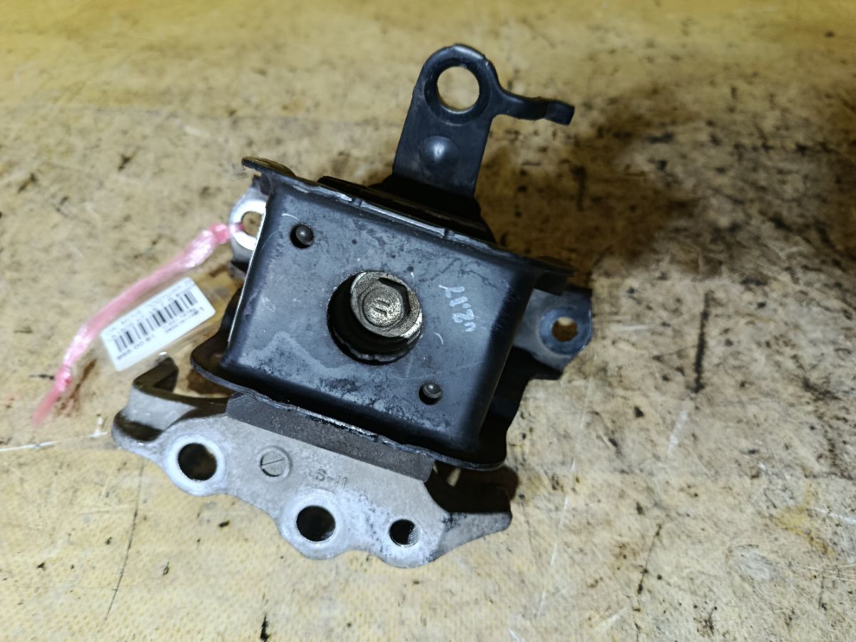 Подушка двигателя на Daihatsu Move LA150S KF-VE Фото 3