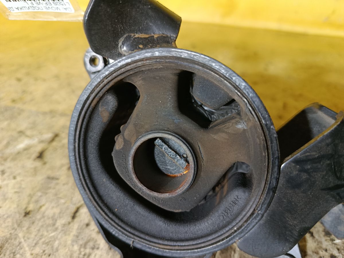 Подушка двигателя на Daihatsu Move L150S EF-VE Фото 2