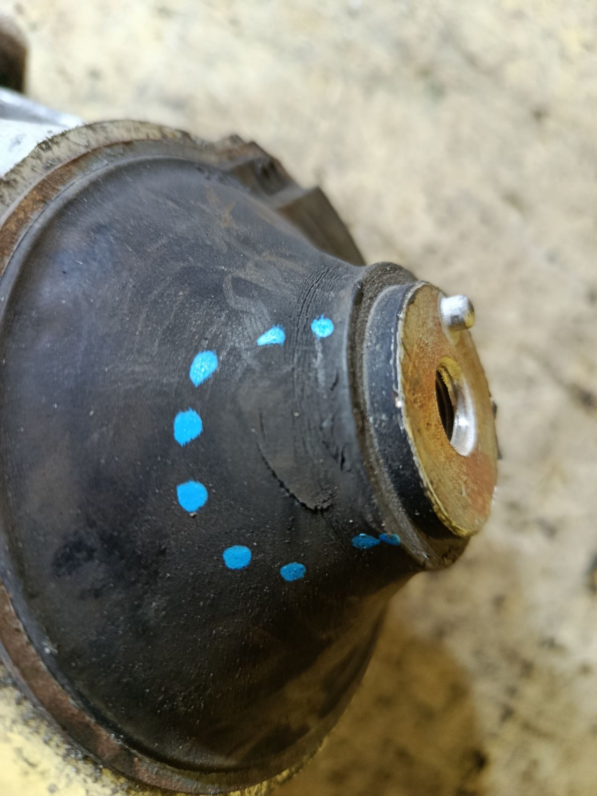 Подушка двигателя на Honda Stream RN6 R18A Фото 2