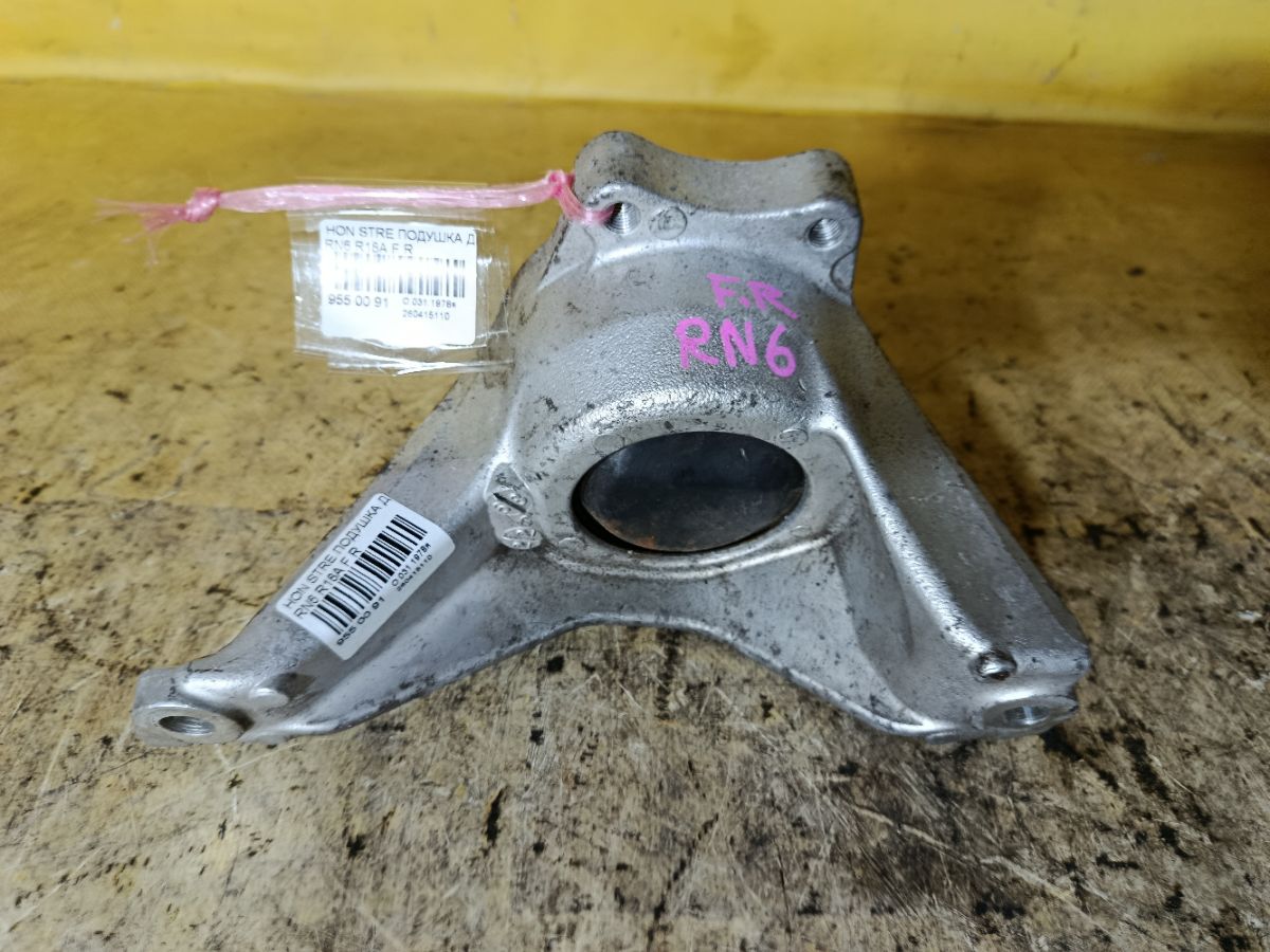 Подушка двигателя на Honda Stream RN6 R18A Фото 1