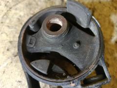 Подушка двигателя D26839040 на Mazda Demio DW3W B3 Фото 2