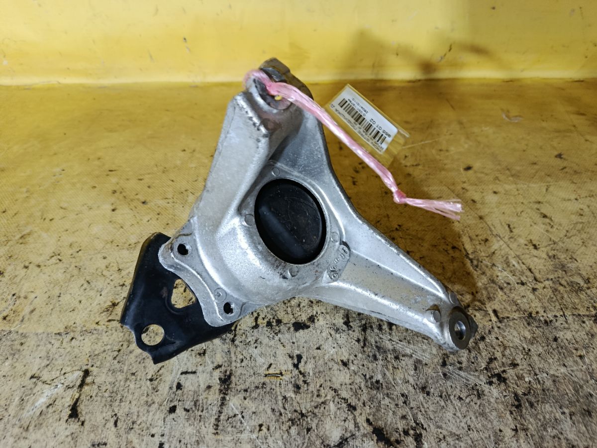 Подушка двигателя на Honda Stream RN6 R18A Фото 1