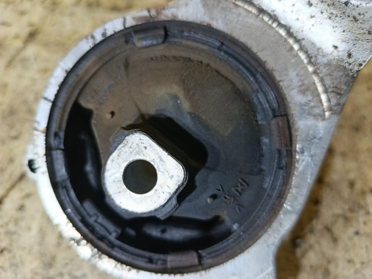 Подушка двигателя на Honda Freed Hybrid GP3 LEA Фото 2