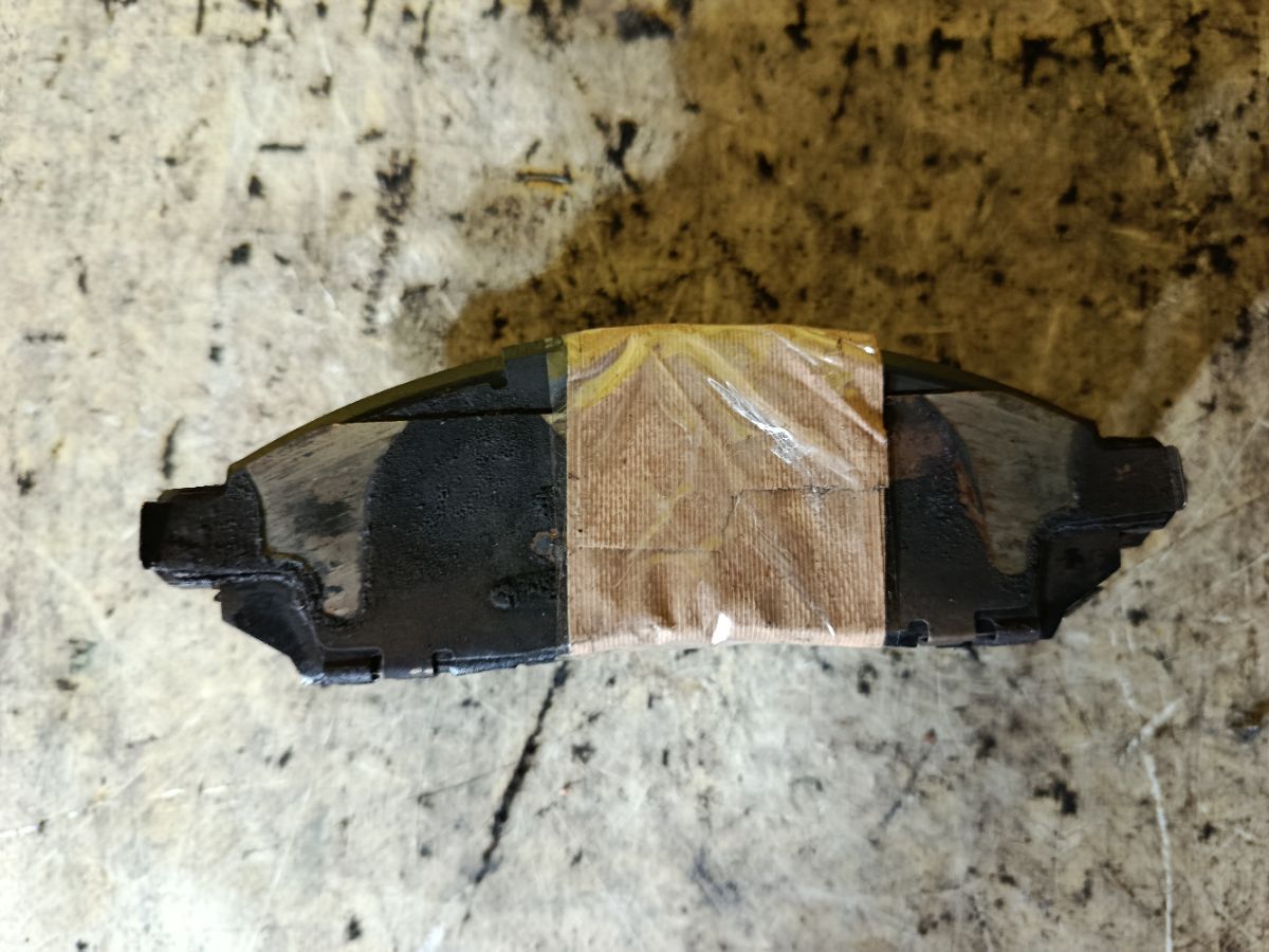 Тормозные колодки на Nissan Serena C26 MR20DD Фото 2