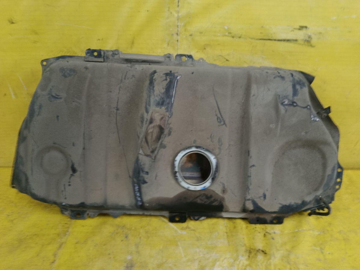 Бак топливный на Toyota Noah ZRR70G 3ZR-FAE Фото 1
