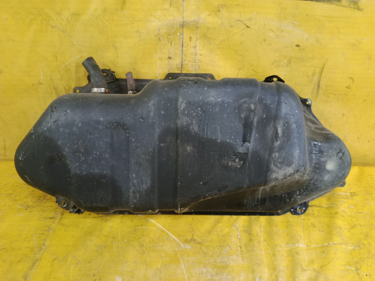 Бак топливный 77001-52020, 77001-52021 на Toyota Vitz SCP10 1SZ-FE Фото 2