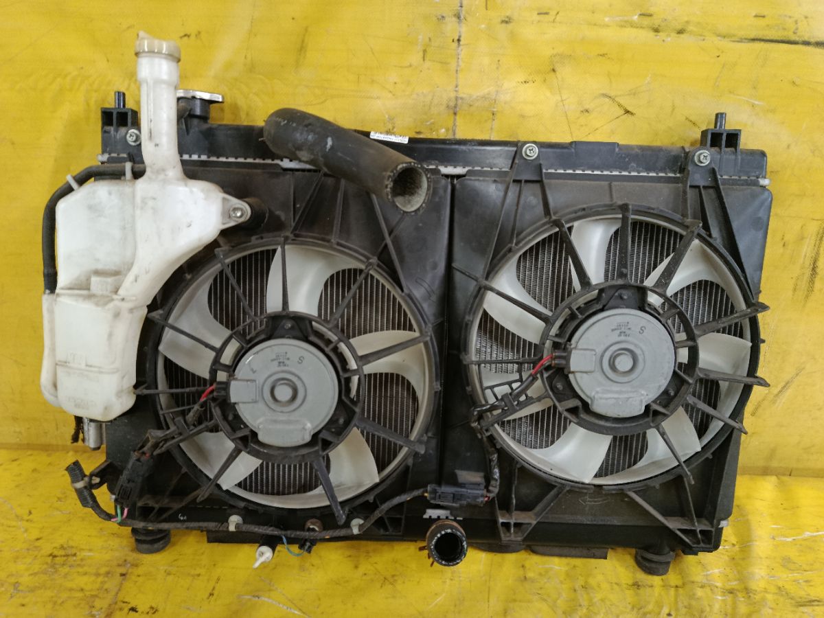 Радиатор ДВС на Honda Fit Hybrid GP5 LEB Фото 2