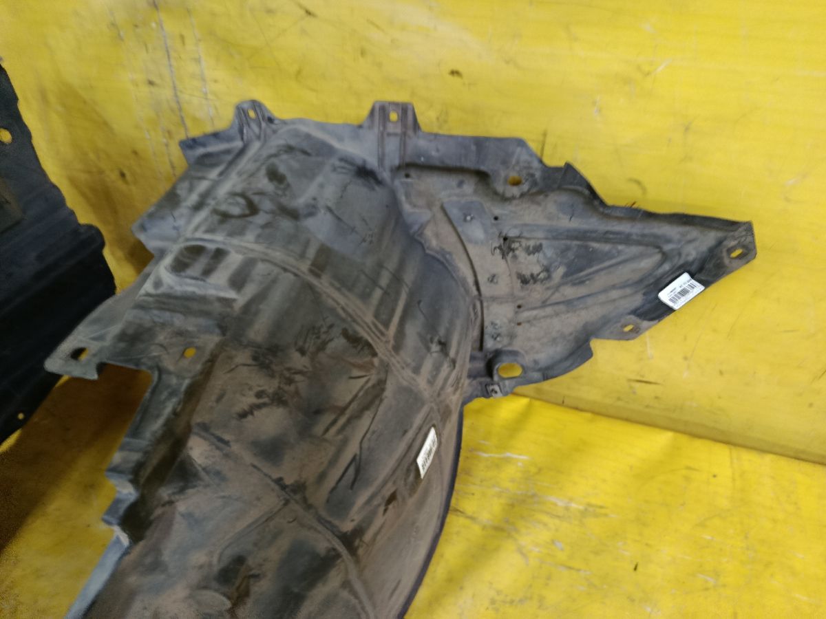Подкрылок 63842-3SU0A на Nissan Sylphy TB17 MRA8DE Фото 3