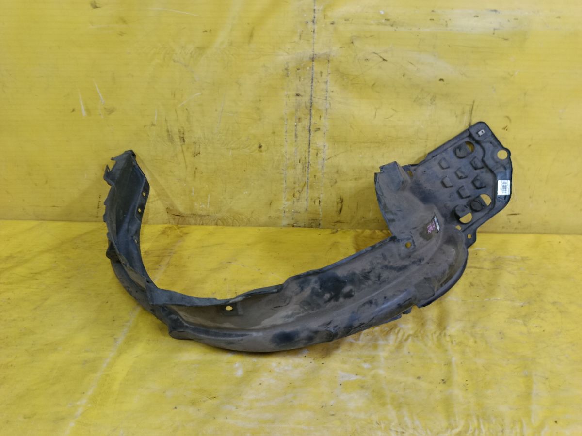 Подкрылок на Honda Stream RN6 R18A Фото 2