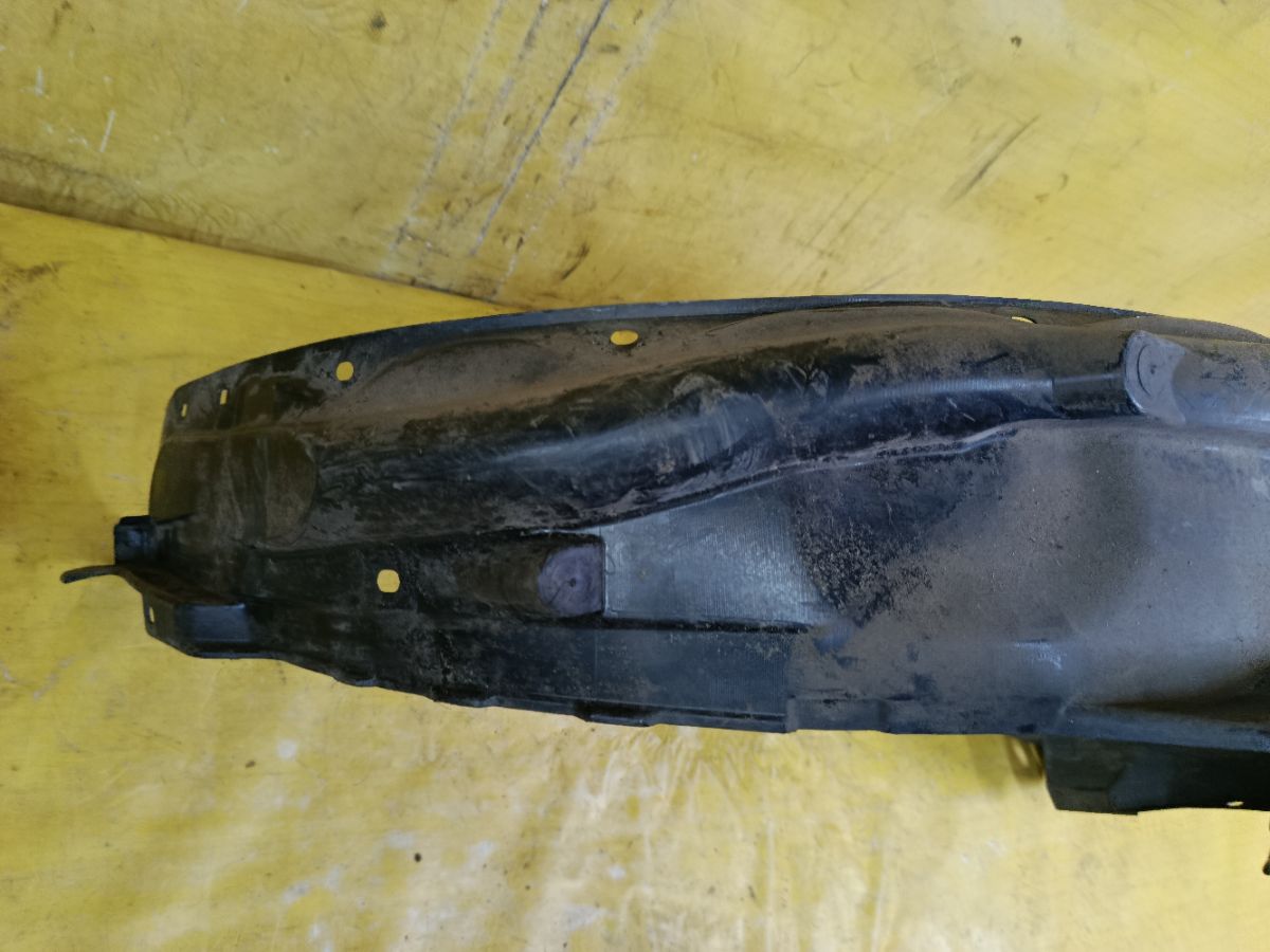 Подкрылок на Honda Stream RN6 R18A Фото 3