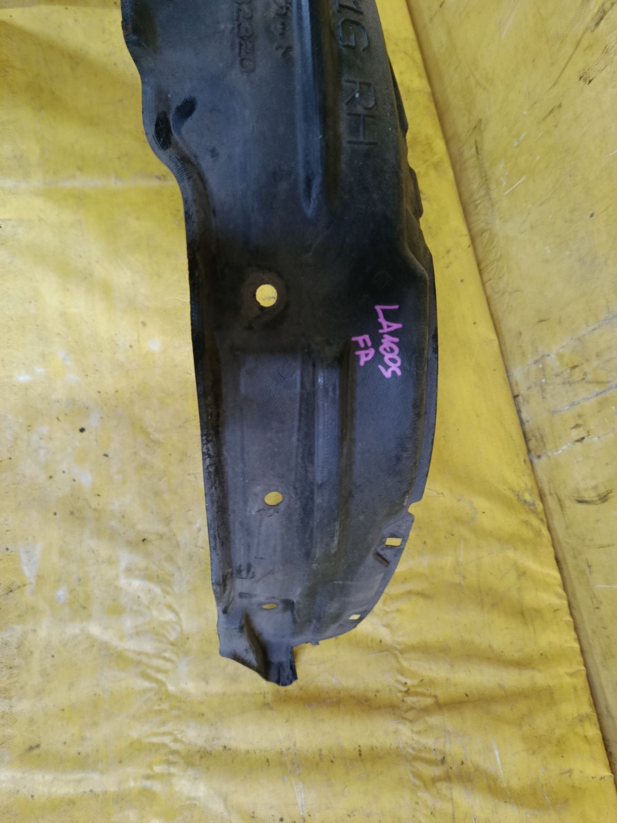 Подкрылок 53875-B2290 на Daihatsu Move LA100S Фото 3