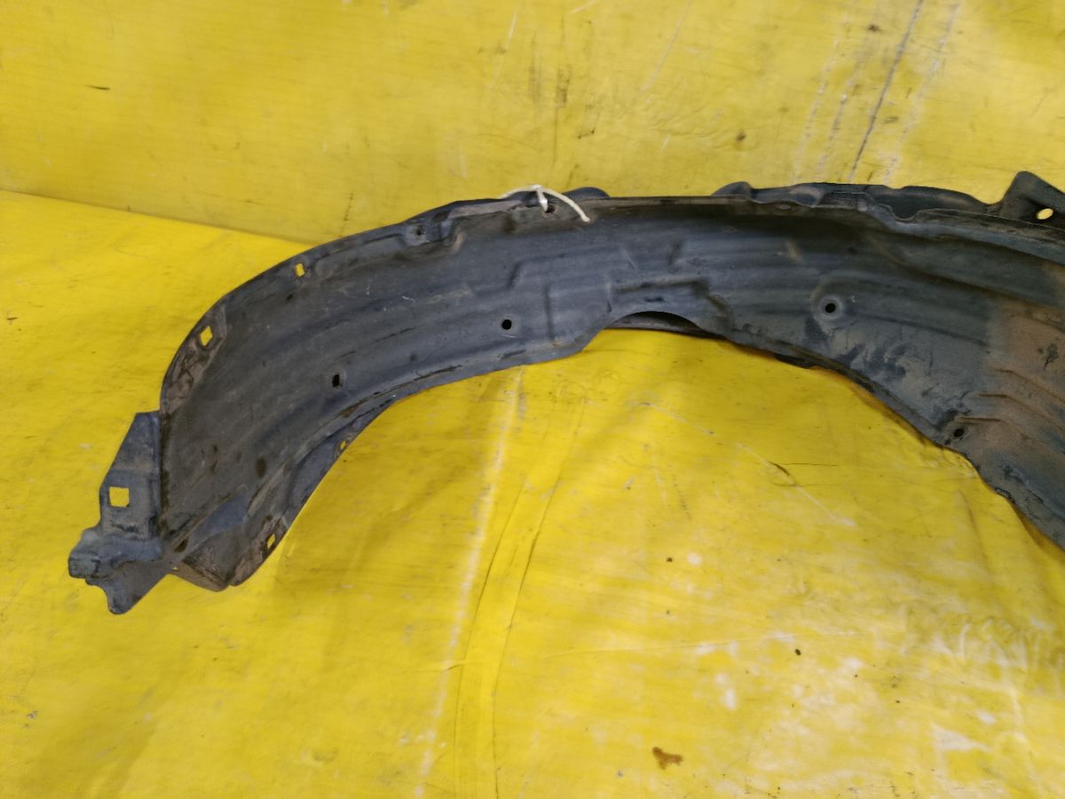 Подкрылок 53876-44070, 53875-44070 на Toyota Isis ANM10G 1AZ-FSE Фото 5