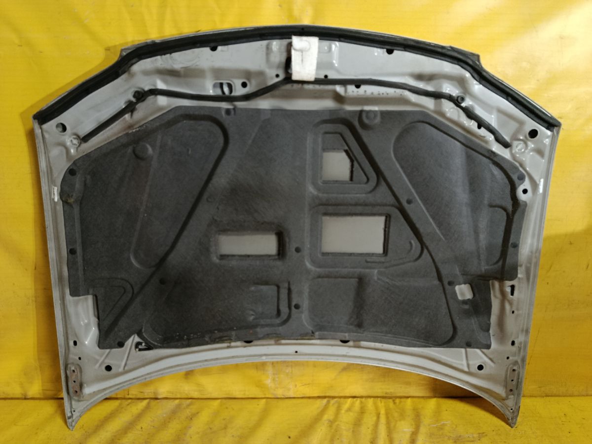 Капот на Mazda Familia S-Wagon BJ5W Фото 6