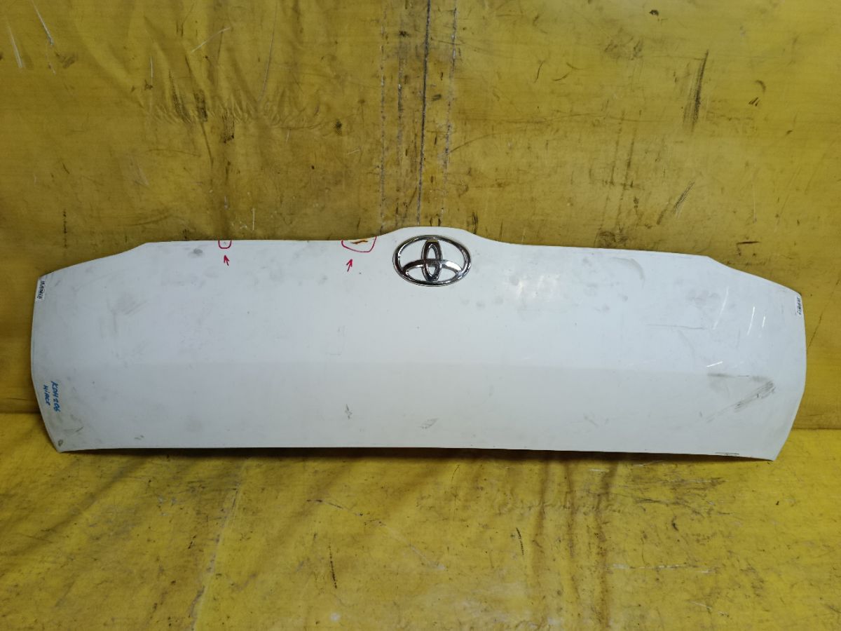 Капот на Toyota Hiace KDH206 Фото 1